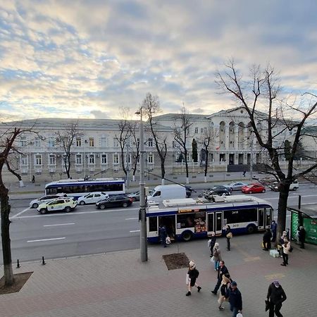 White New Apartments Ultracentral 2-Rooms In The Heart 키시나우 외부 사진