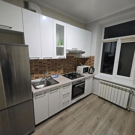 White New Apartments Ultracentral 2-Rooms In The Heart 키시나우 외부 사진