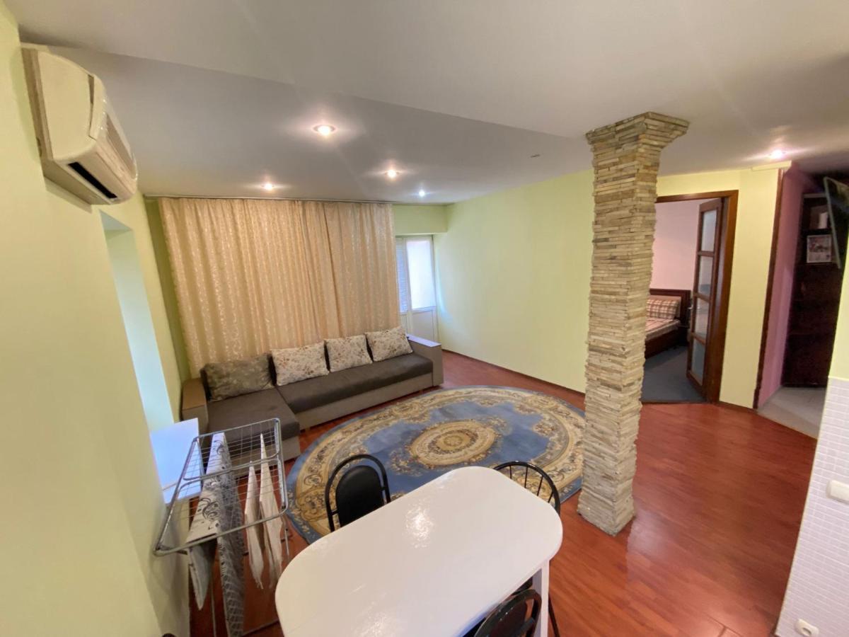 White New Apartments Ultracentral 2-Rooms In The Heart 키시나우 외부 사진
