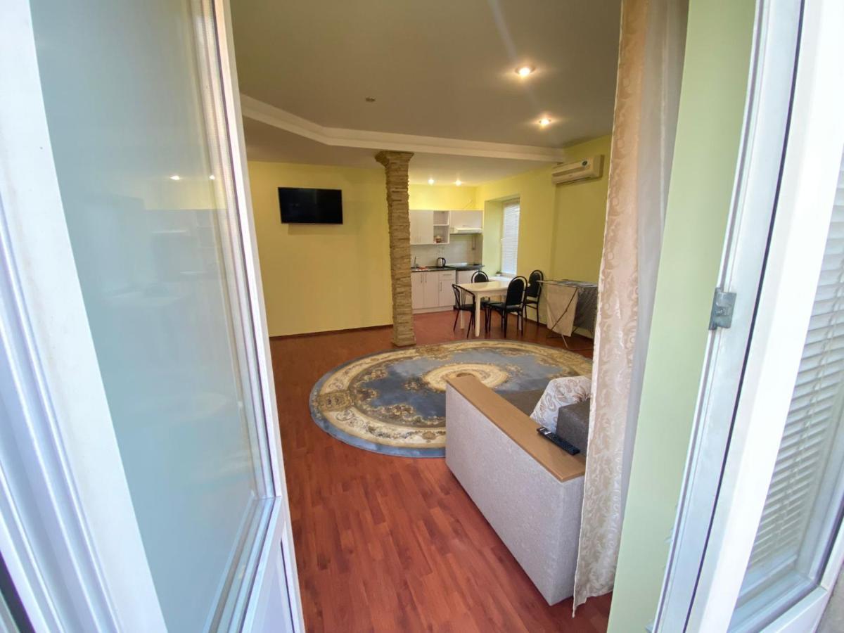 White New Apartments Ultracentral 2-Rooms In The Heart 키시나우 외부 사진